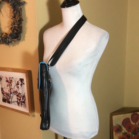 PIQUADRO Urban Cross-Body 100% Leather Black Turquoise iPad Tote 3-Sect $239 NEW - Picture 13 of 16